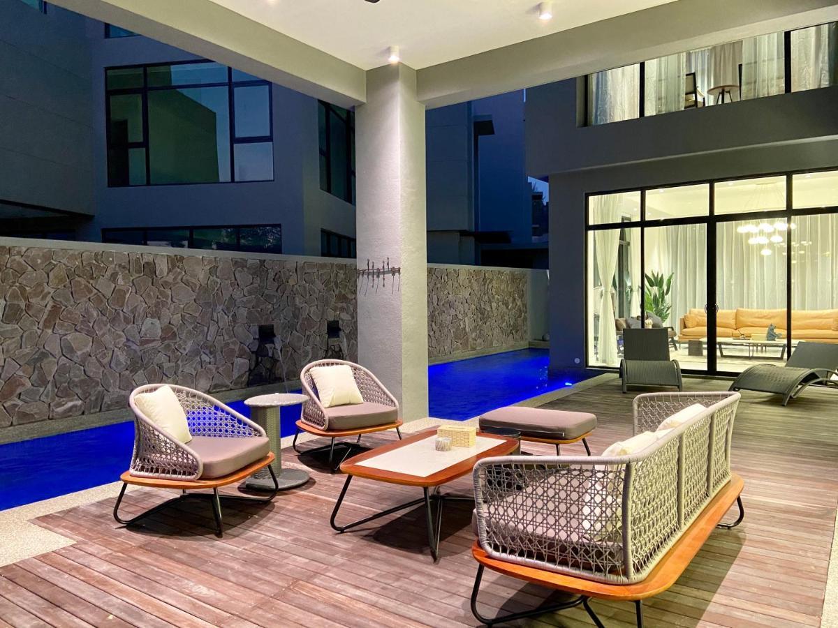 Molly Luxury Private Pool Bungalow茉莉的家豪华私人泳池别墅 Pantai Cenang  Dış mekan fotoğraf